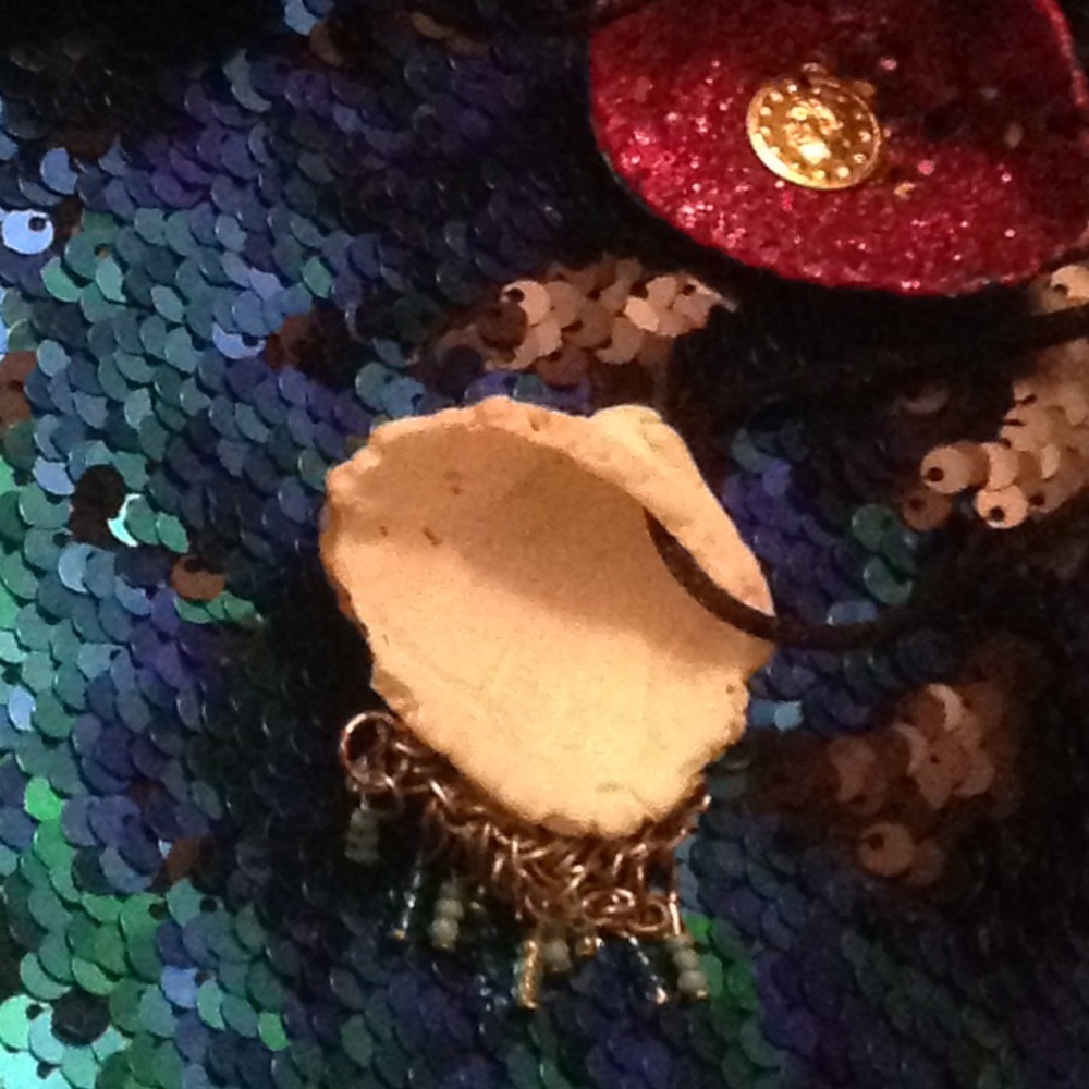 Mermaid Shell necklace - Picture 5 of 7